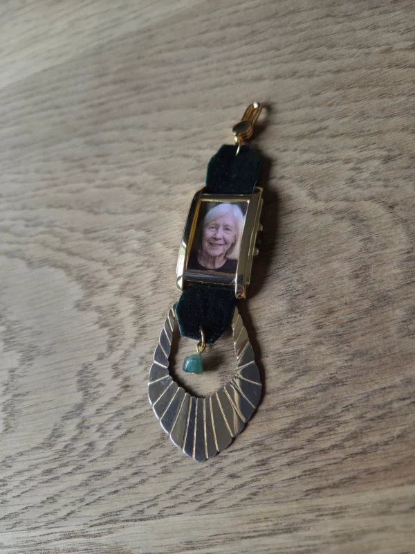 Bijou de pr&eacute;sence n&deg;03 &ndash; Montre vintage personnalis&eacute;e avec photo