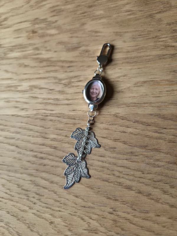 Bijou de pr&eacute;sence n&deg;05 &ndash; Montre vintage Michel Delaby personnalis&eacute;e avec photo