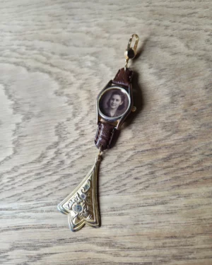 Bijou de pr&eacute;sence n&deg;08 &ndash; Montre vintage W&B personnalis&eacute;e avec photo
