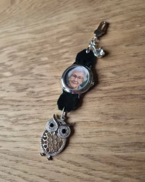 Bijou de pr&eacute;sence n&deg;16 &ndash; Montre vintage personnalis&eacute;e avec photo